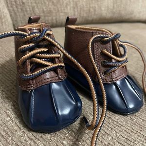 Kids duck boots